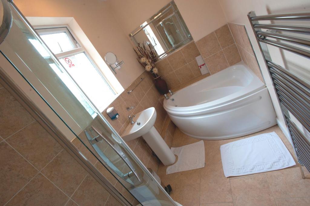 The Caribbean Guest house Doncaster